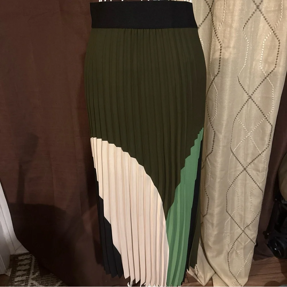 Women's Color Block Pleated Midi Skirt Size Medium Womens Skirt office‎ mature